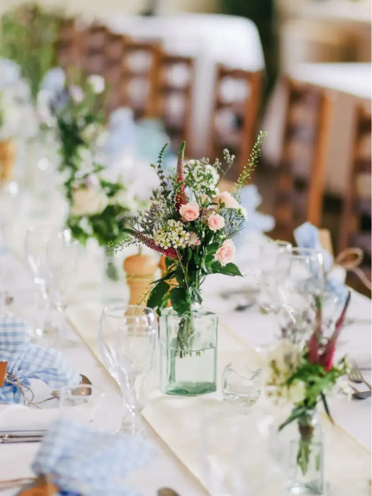 Wedding dining table setting